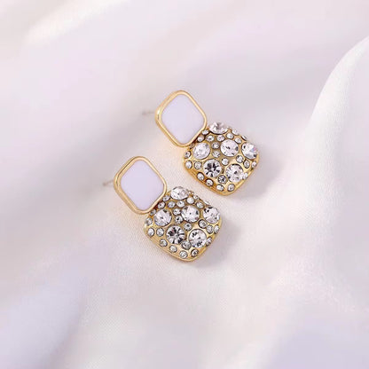 Crystal rhinestoned earring