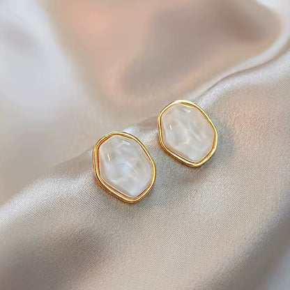 Minimalist earrings