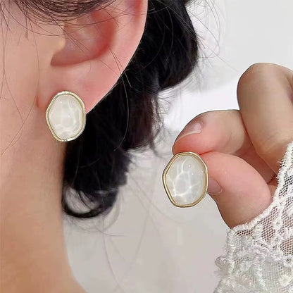 Minimalist earrings