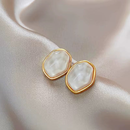 Minimalist earrings